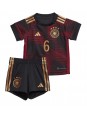 Billige Tyskland Joshua Kimmich #6 Bortedraktsett Barn VM 2022 Kortermet (+ Korte bukser)